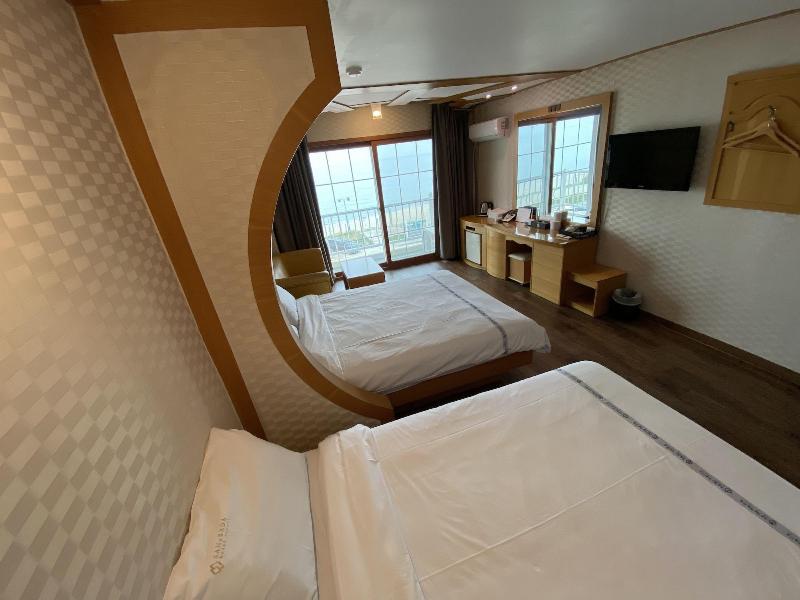 Benikea Mountain And Sea Yangyang image