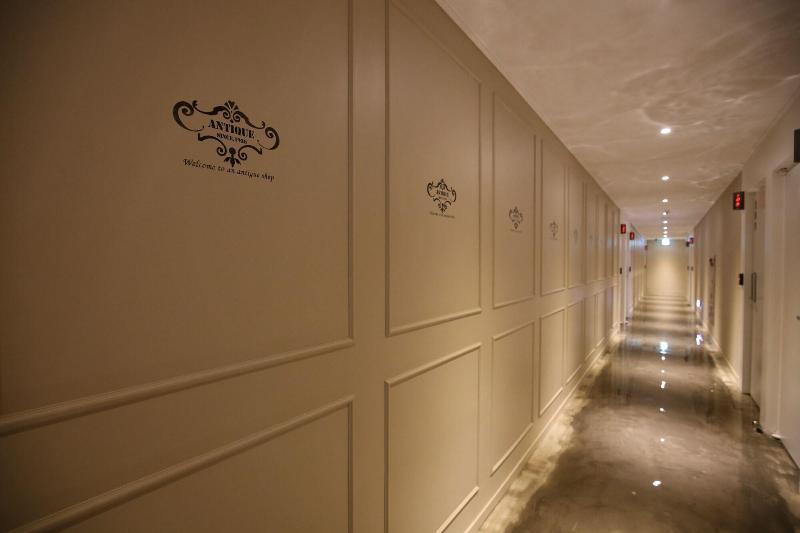 Hotel Nine