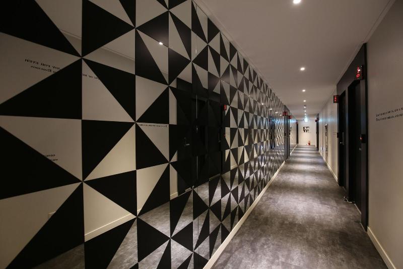 Hotel Nine