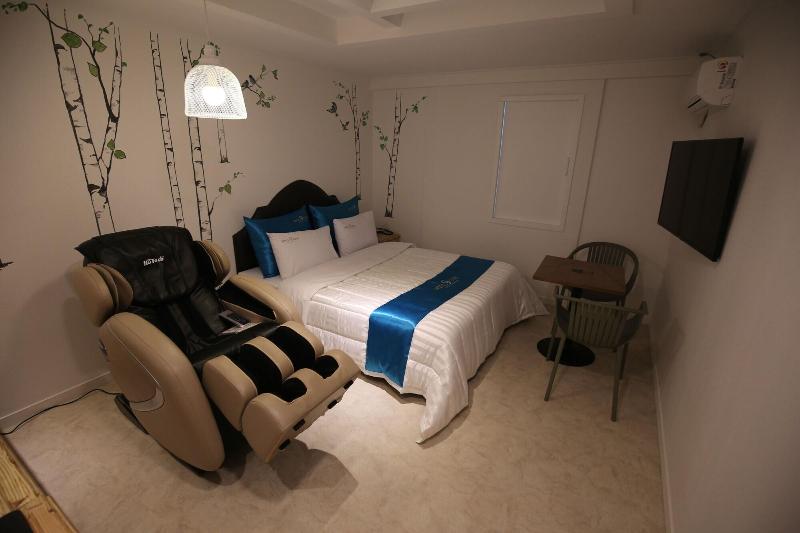 Hotel Nine
