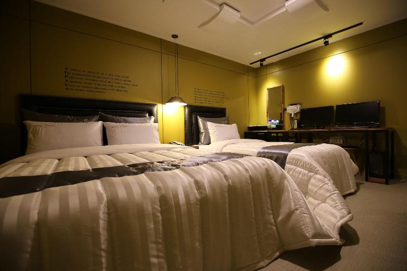 Hotel Nine — photo 41