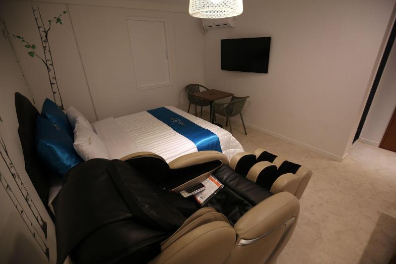Hotel Nine — photo 90