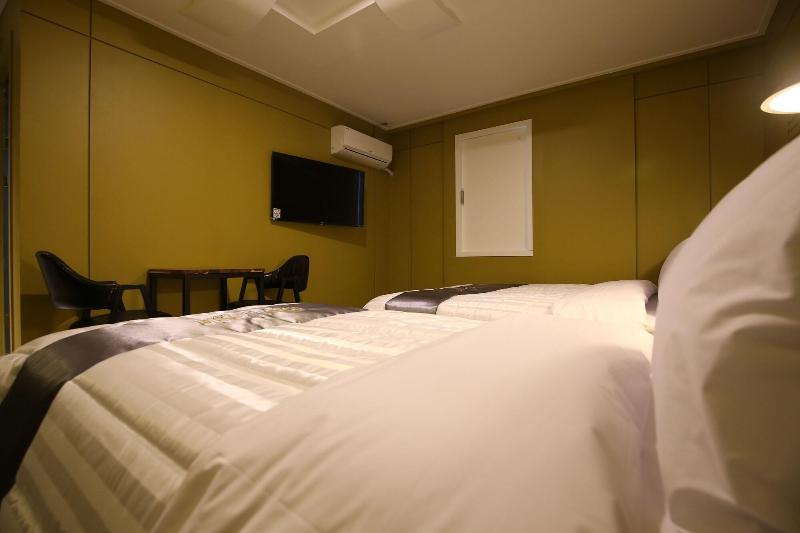 Hotel Nine — photo 86
