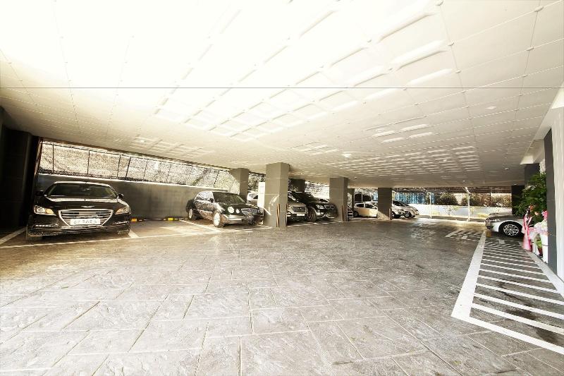 Premium Ava Hotel Sasang image
