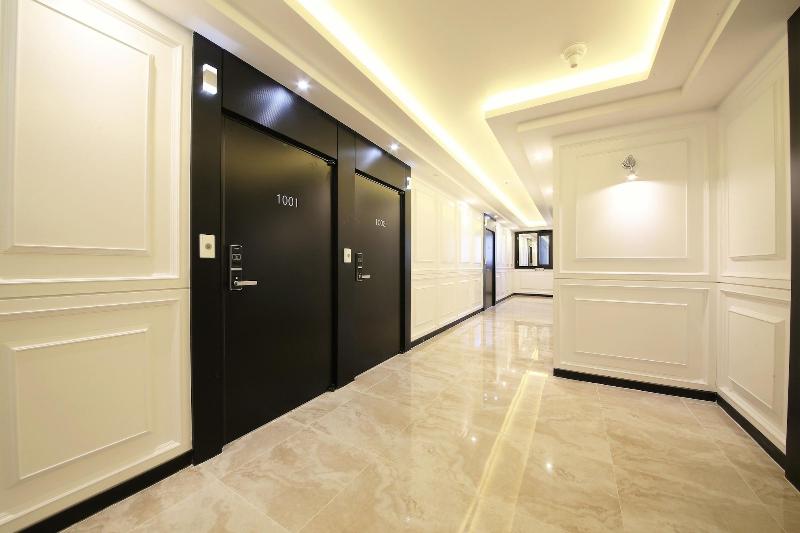 Premium Ava Hotel Sasang image