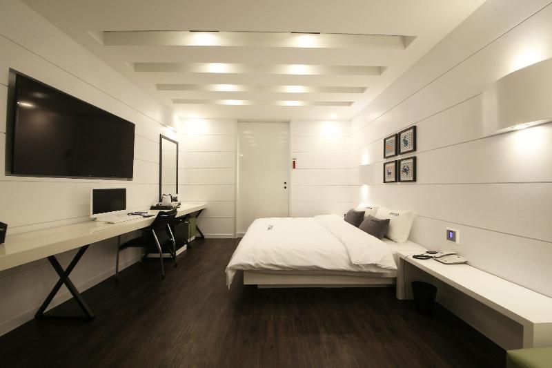 Premium Ava Hotel Sasang image