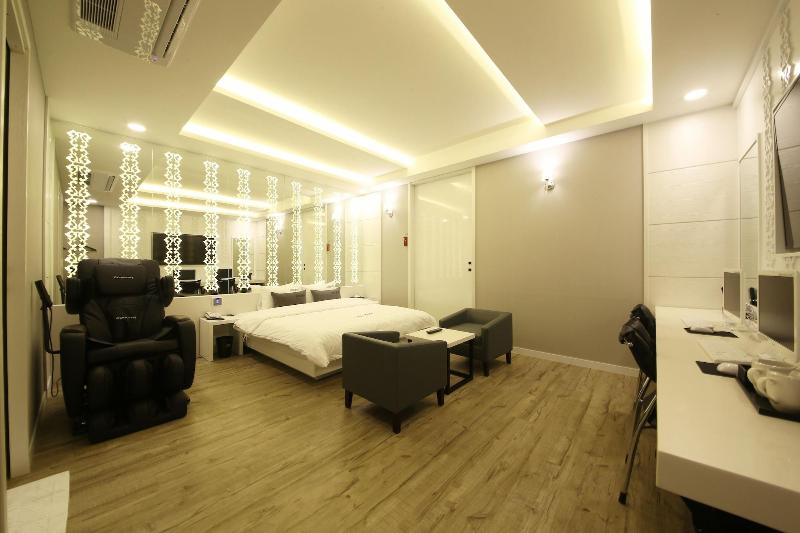 Premium Ava Hotel Sasang image