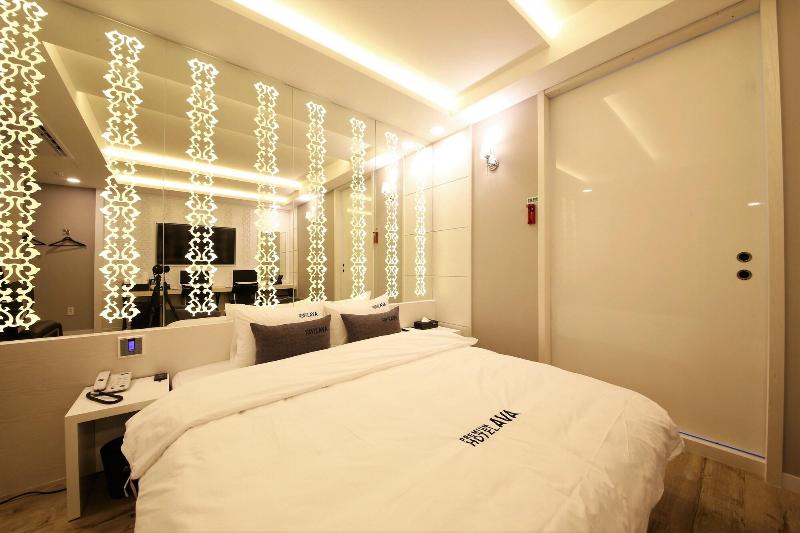 Premium Ava Hotel Sasang image