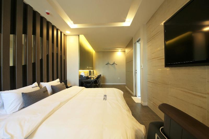 Premium Ava Hotel Sasang image