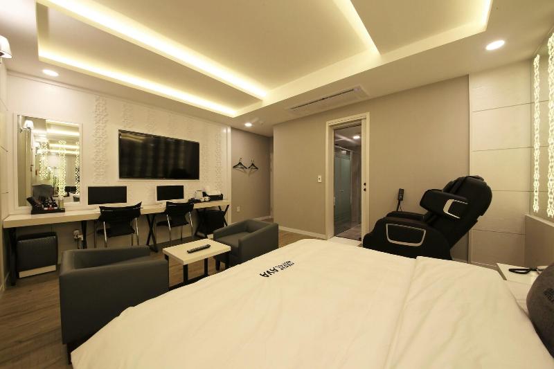 Premium Ava Hotel Sasang image