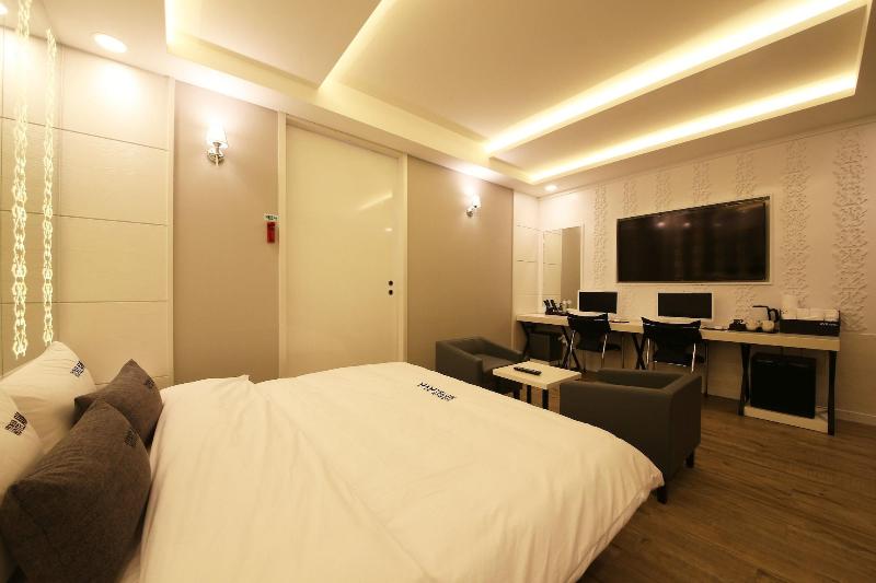 Premium Ava Hotel Sasang image