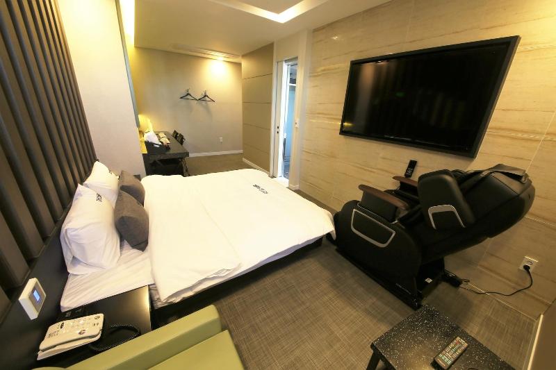 Premium Ava Hotel Sasang image