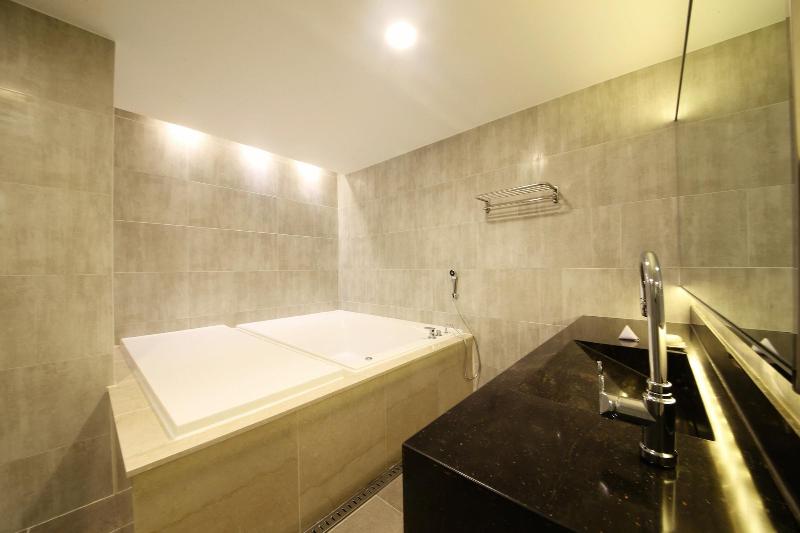 Premium Ava Hotel Sasang image