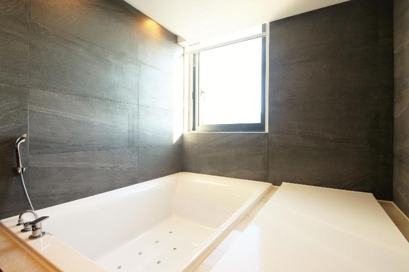 Premium Ava Hotel Sasang image