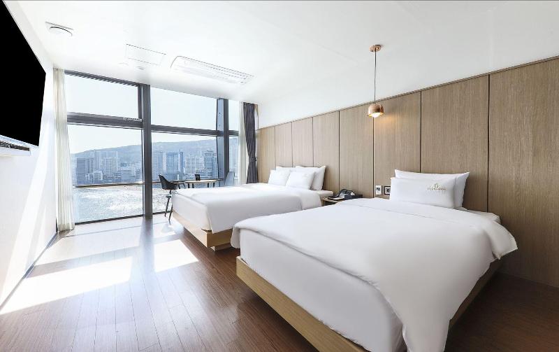 Hotel Ocean View image