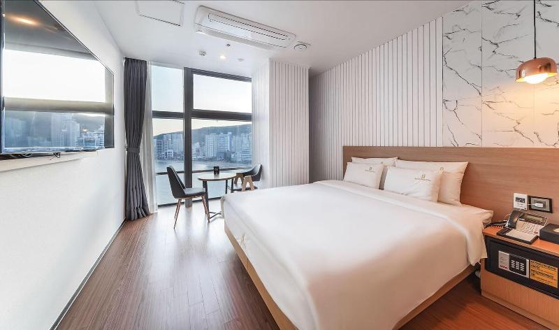 Hotel Ocean View image
