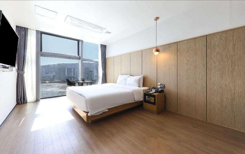 Hotel Ocean View image