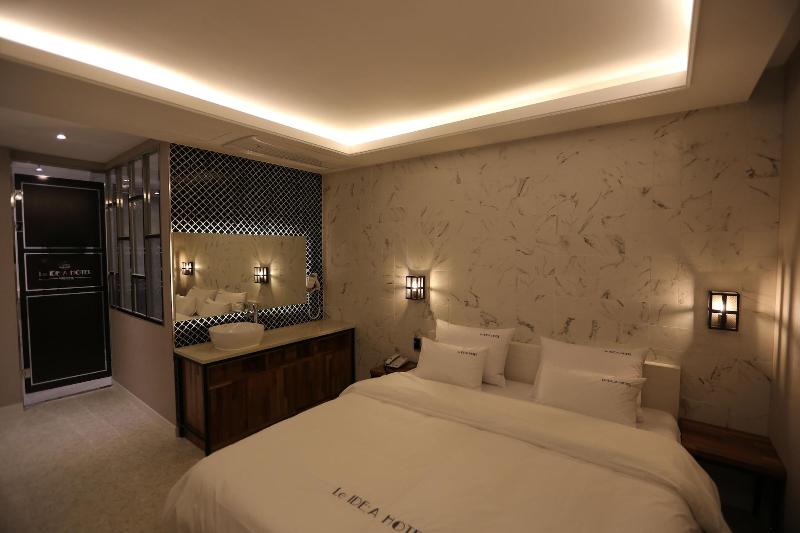 Idea Hotel image