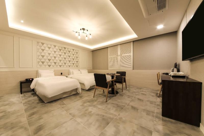 Idea Hotel image