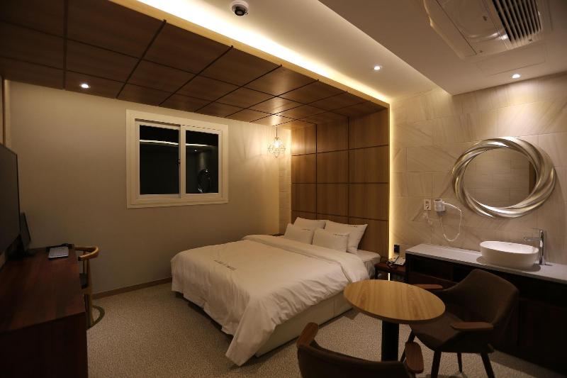 Idea Hotel image