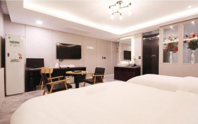 Idea Hotel image