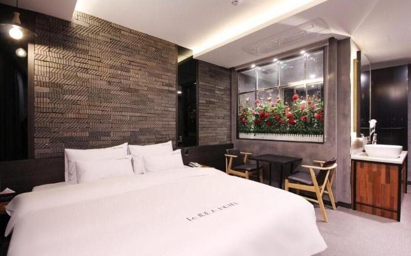 Idea Hotel image