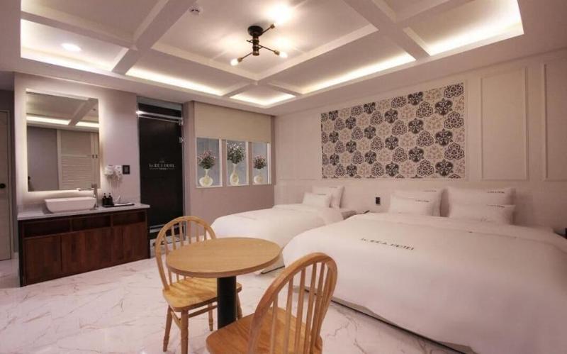 Idea Hotel image