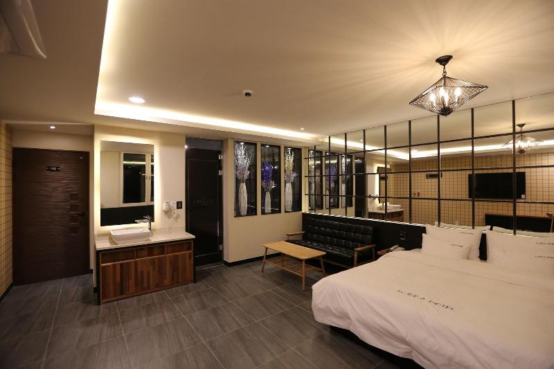 Idea Hotel image