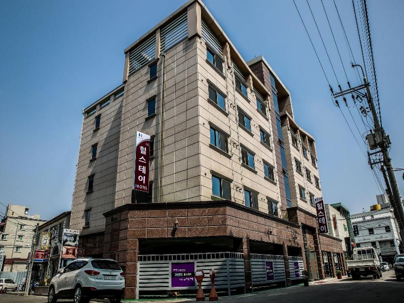 Hill Stay Hotel Residence image