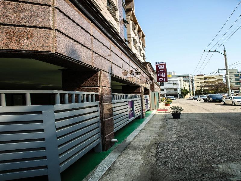Hill Stay Hotel Residence image