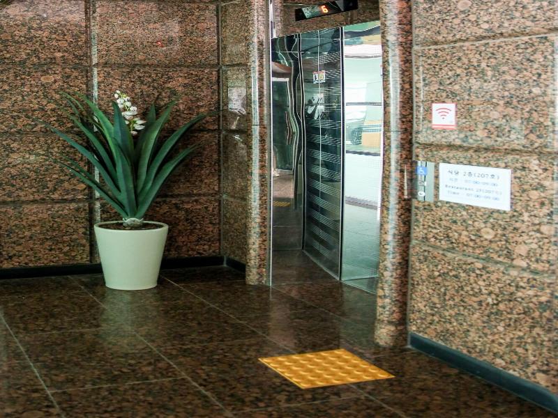 Hill Stay Hotel Residence image