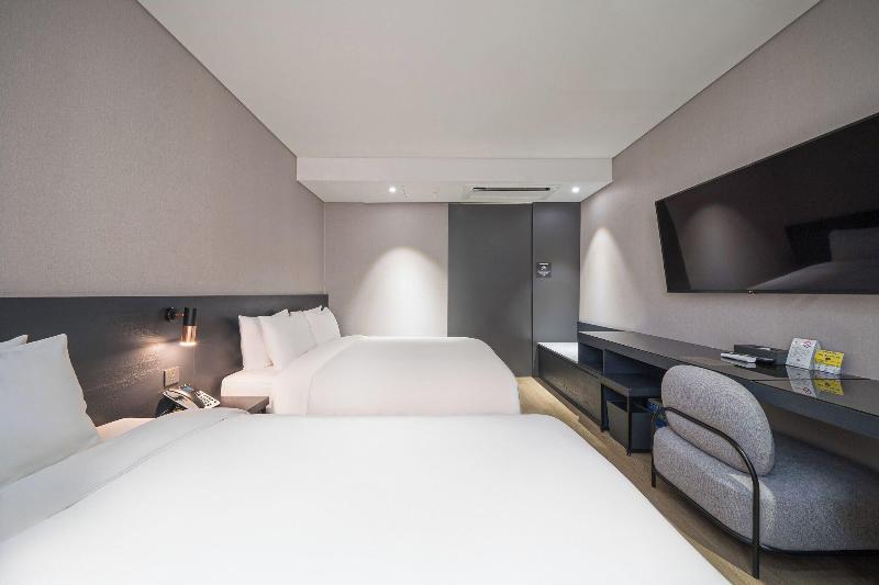 Rivertain Hotel Gyeongju image