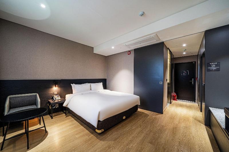 Rivertain Hotel Gyeongju image