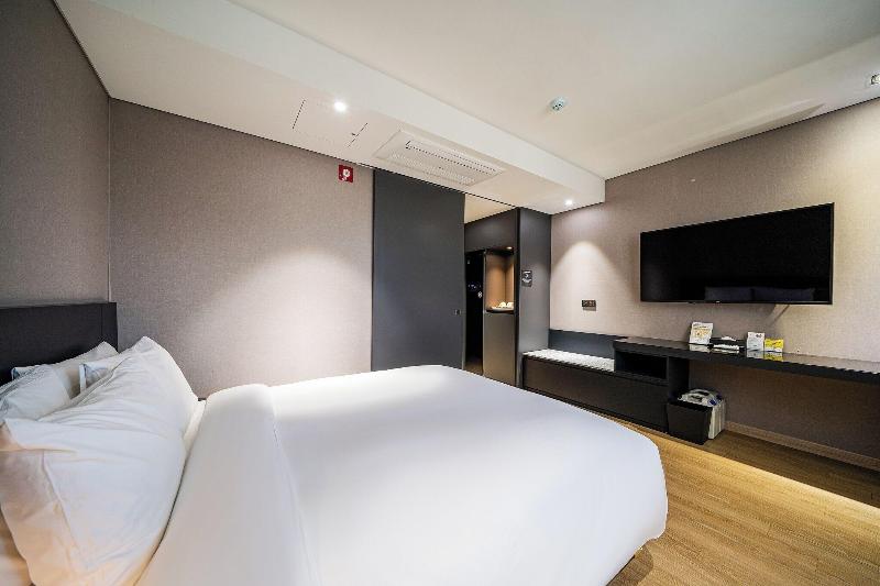 Rivertain Hotel Gyeongju image