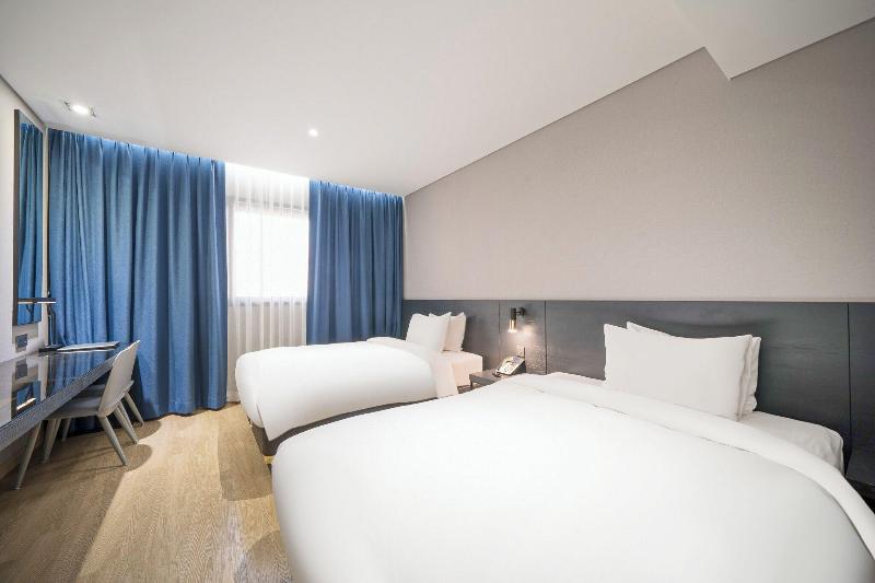 Rivertain Hotel Gyeongju image
