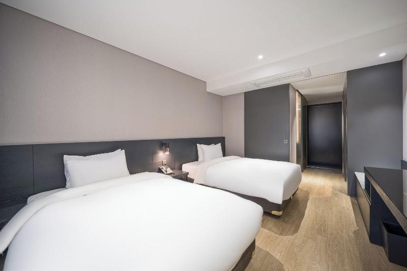 Rivertain Hotel Gyeongju image
