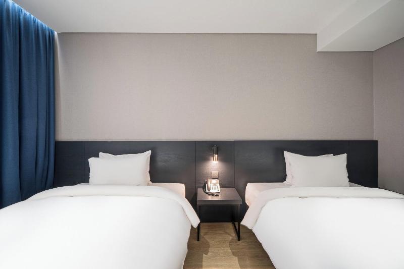 Rivertain Hotel Gyeongju image