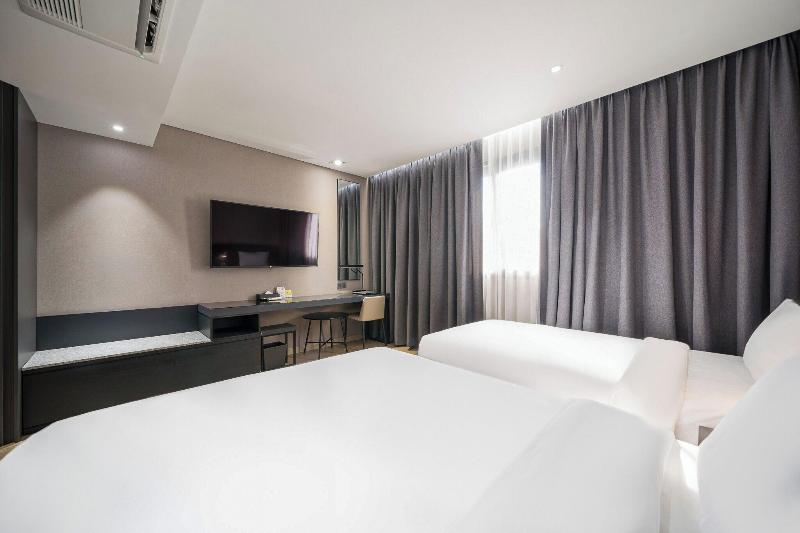 Rivertain Hotel Gyeongju image