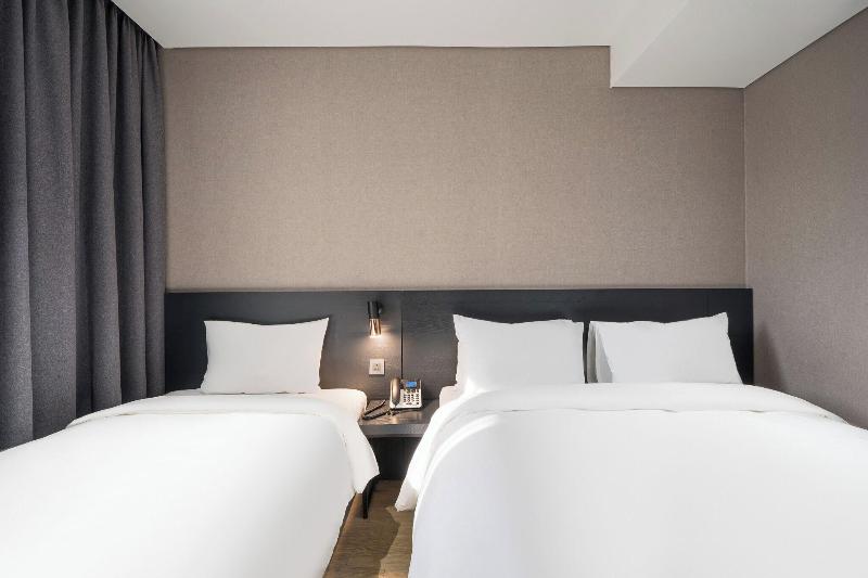 Rivertain Hotel Gyeongju image