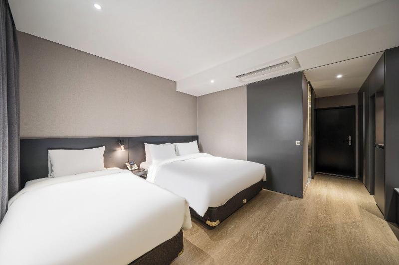 Rivertain Hotel Gyeongju image