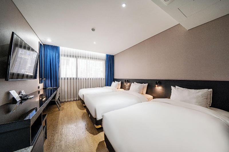 Rivertain Hotel Gyeongju image