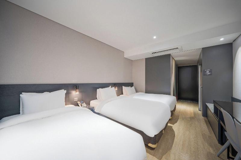 Rivertain Hotel Gyeongju image