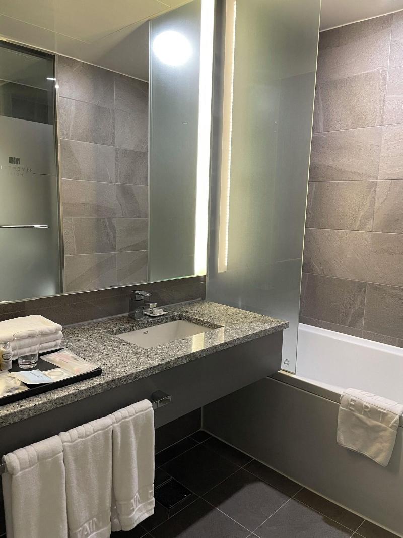 Rivertain Hotel Gyeongju image