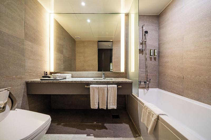 Rivertain Hotel Gyeongju image