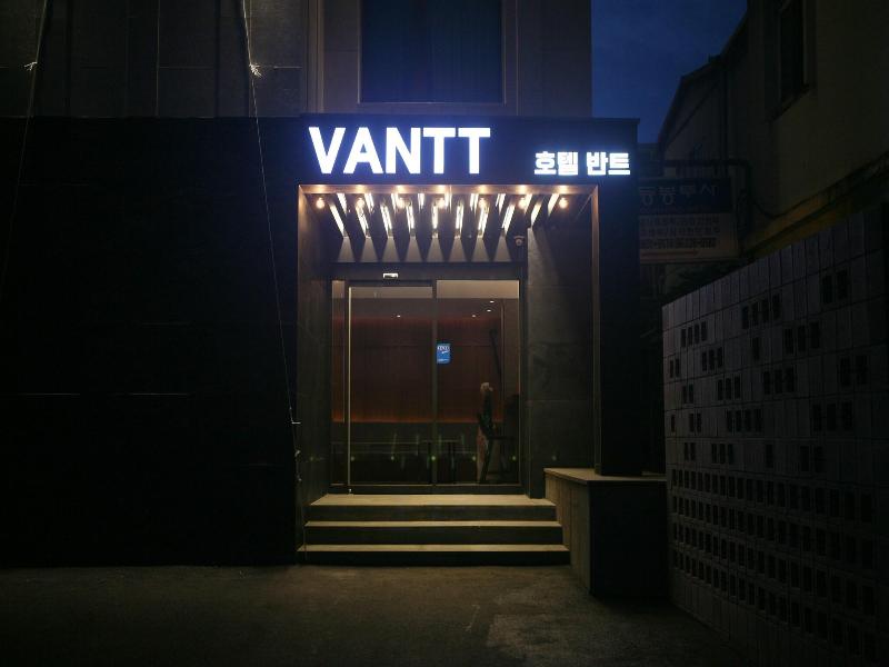 Vantt Hotel image