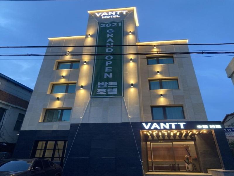 Vantt Hotel image