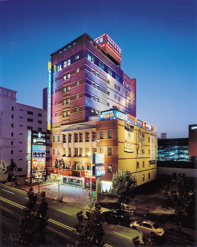 Tourist Hotel Masters image