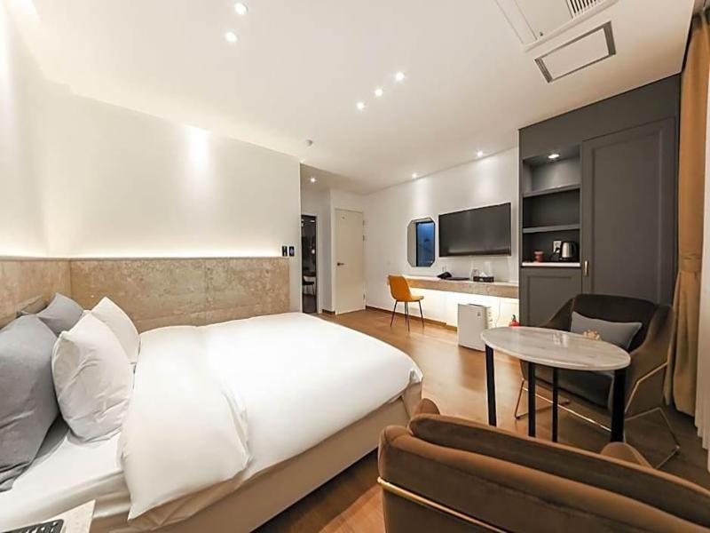 Noble Stay Hotel image