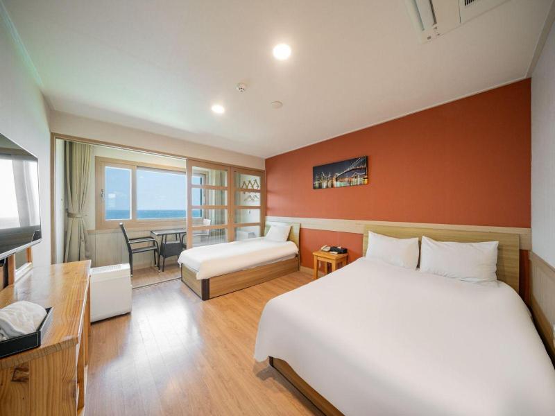 Fantastic Ocean View Sydney Hotel — photo 27