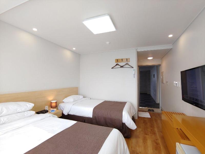 Hotel Lavender Jeju image